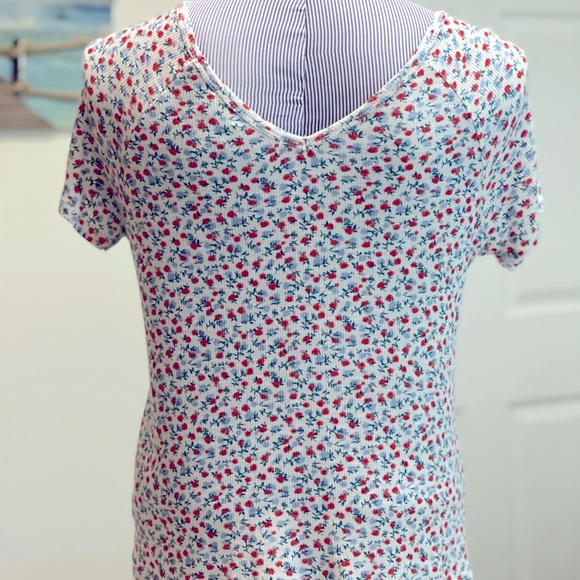 NWOT Hippie Rose Flowered Top - Picture 2 of 4